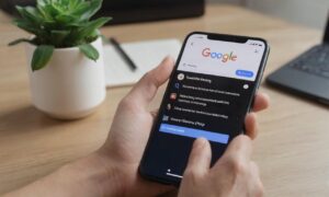 Jak wyczyścić historię wyszukiwania w Google na telefonie